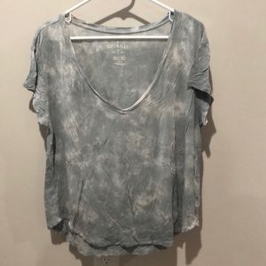 American Eagle Outfitters Blue & White Tie Dye Soft & Sexy V Neck Tee Shirt